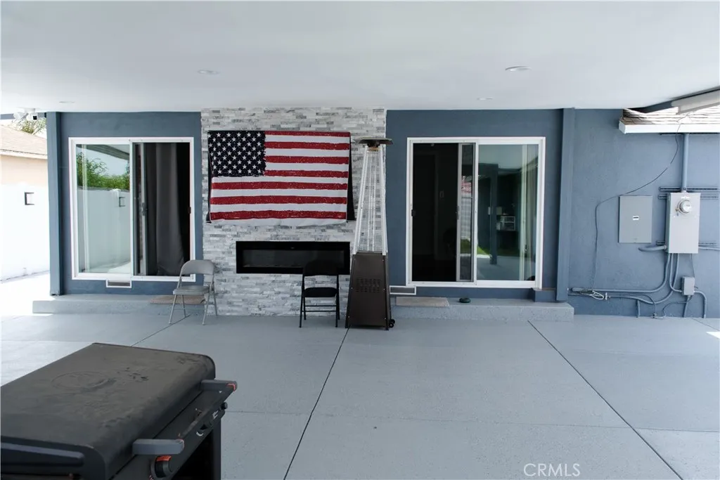 8118 Gentry Avenue, North Hollywood, California 91605 home-pic-1